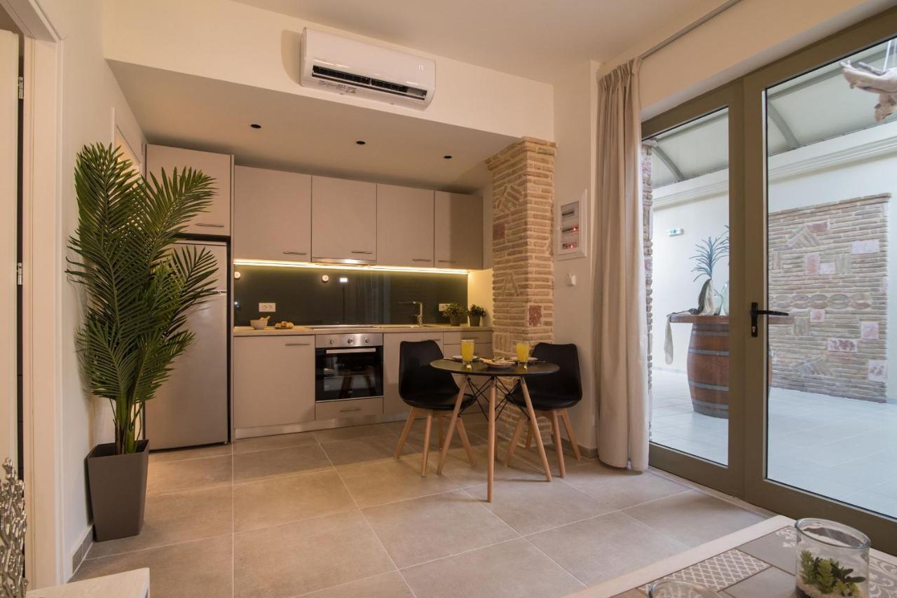 Lodge Modern Apartments, In Kalamaki Centre Ngoại thất bức ảnh