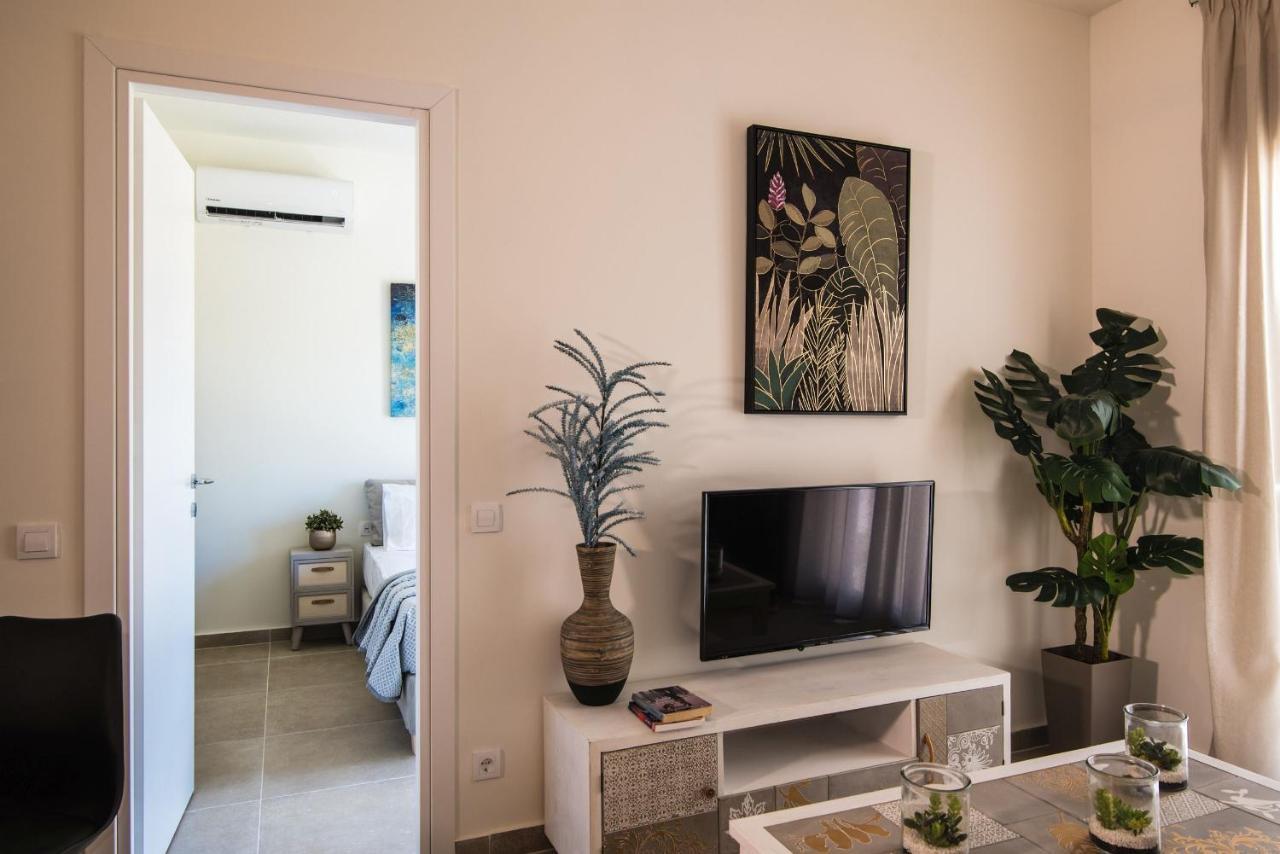Lodge Modern Apartments, In Kalamaki Centre Ngoại thất bức ảnh