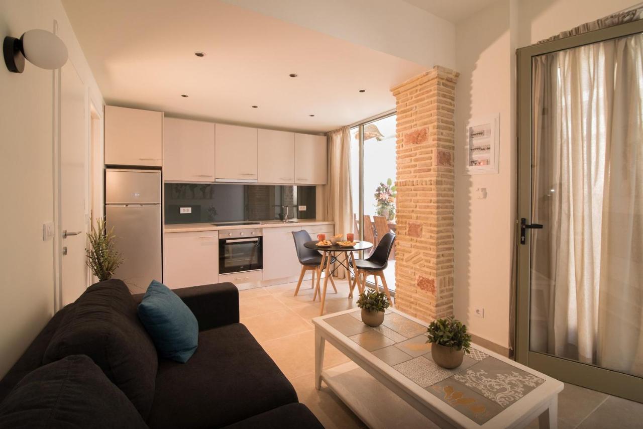 Lodge Modern Apartments, In Kalamaki Centre Ngoại thất bức ảnh