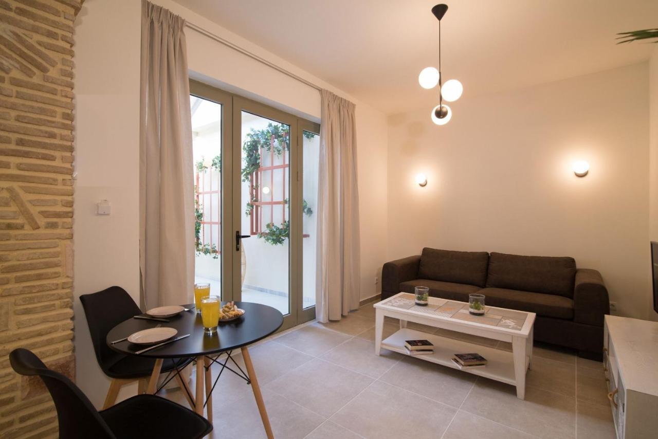 Lodge Modern Apartments, In Kalamaki Centre Ngoại thất bức ảnh