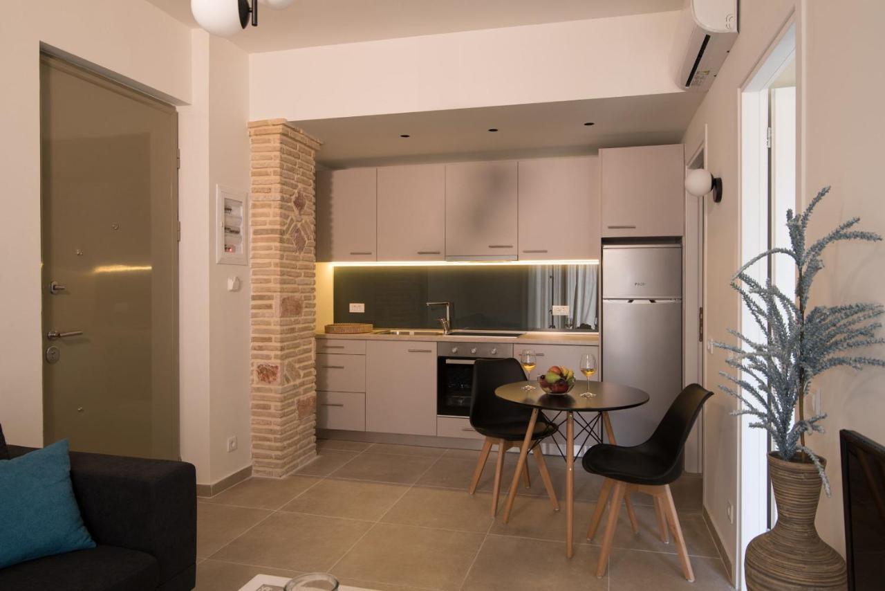Lodge Modern Apartments, In Kalamaki Centre Ngoại thất bức ảnh
