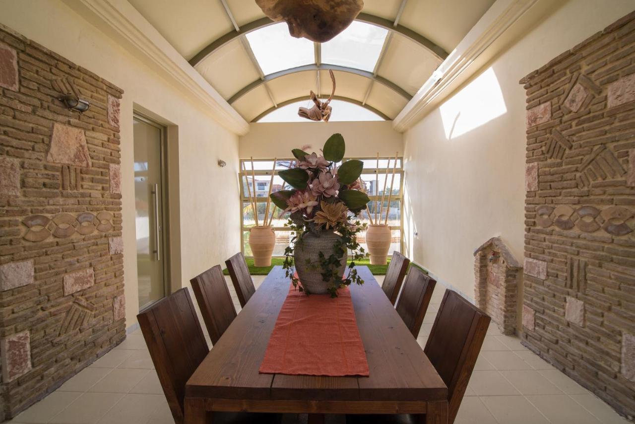 Lodge Modern Apartments, In Kalamaki Centre Ngoại thất bức ảnh