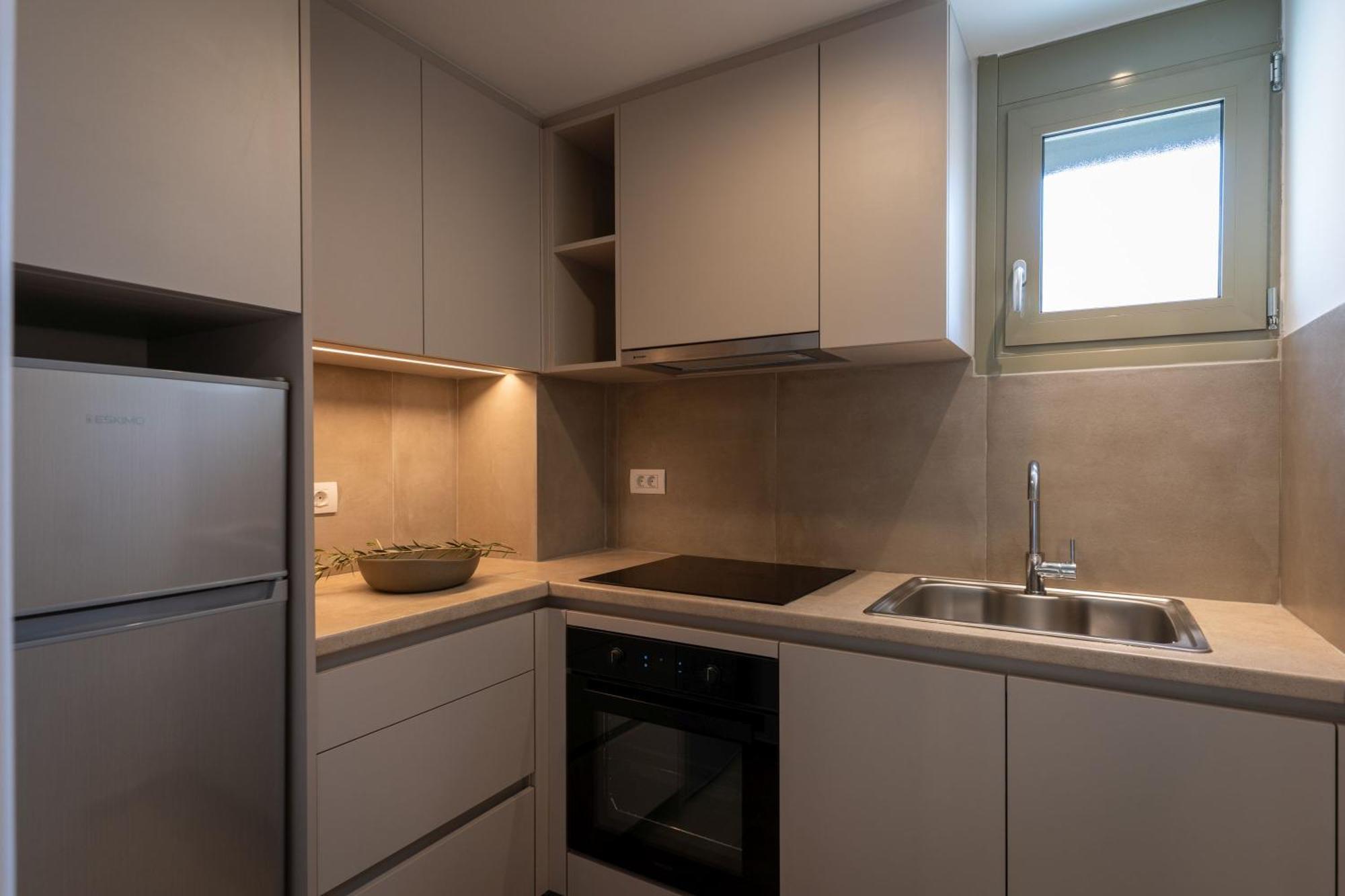 Lodge Modern Apartments, In Kalamaki Centre Ngoại thất bức ảnh