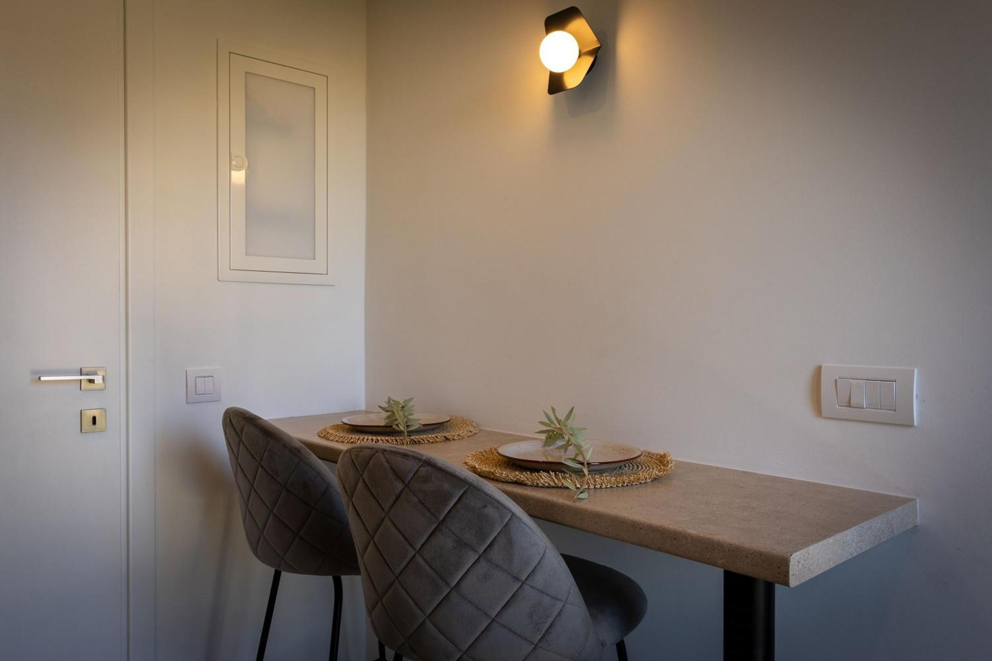 Lodge Modern Apartments, In Kalamaki Centre Ngoại thất bức ảnh