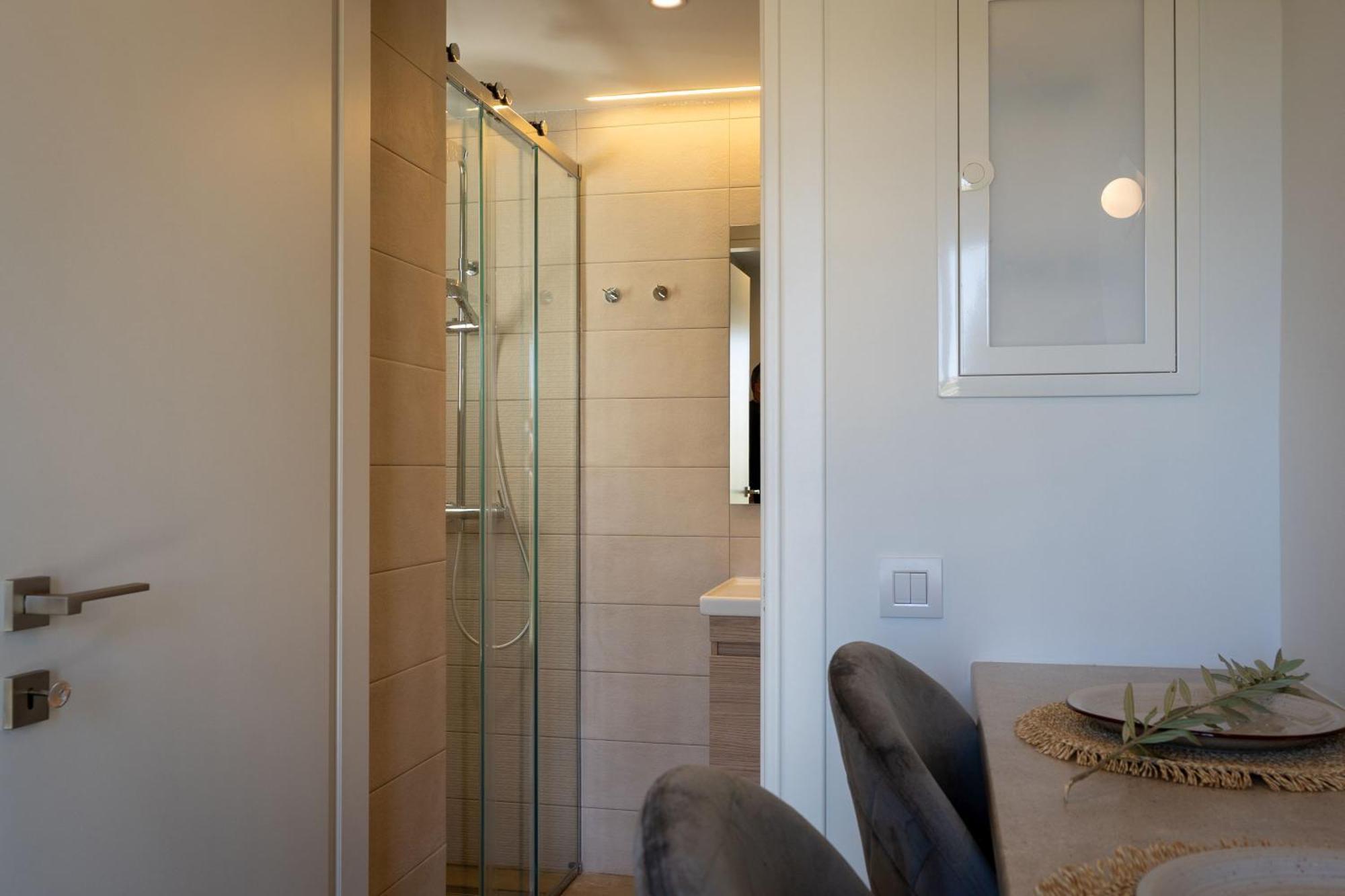 Lodge Modern Apartments, In Kalamaki Centre Ngoại thất bức ảnh